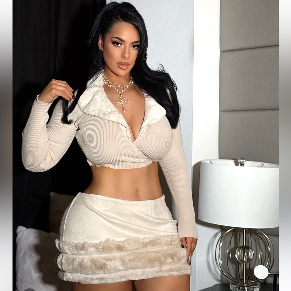 Women's Cream Faux-Fur Trim Mini Skirt